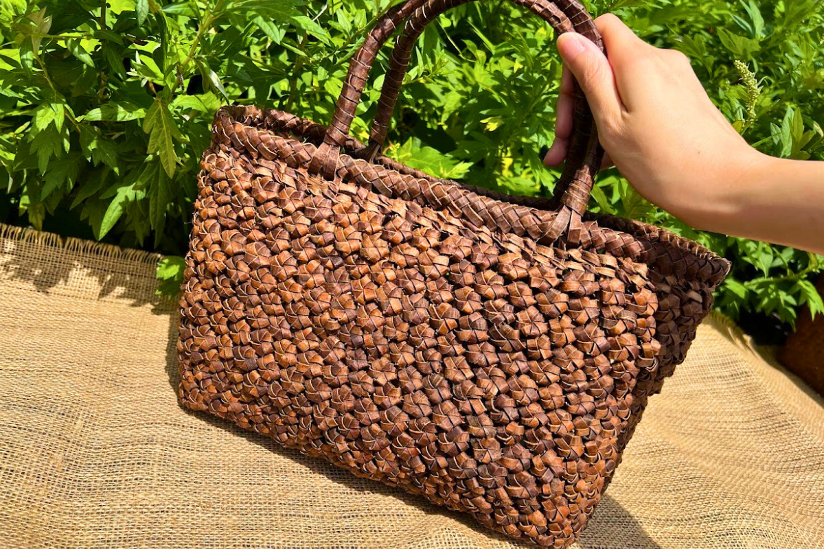 【くるみ花結び かごバッグ】伝統工芸品つる細工
